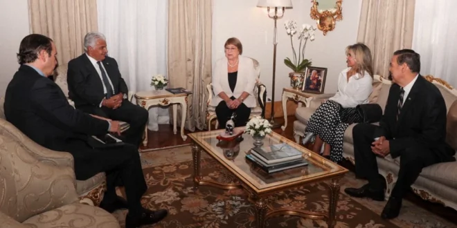 El Presidente Mulino reunido con Michelle Bachelet en el Palacio de las Garzas.