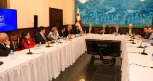 Presidente José Raúl Mulino en reunión de trabajo con diputados de la bancada Panameñista
