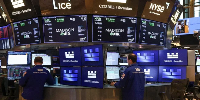 Récords históricos en Wall Street impulsados por la caída del petróleo y los resultados corporativos de IA