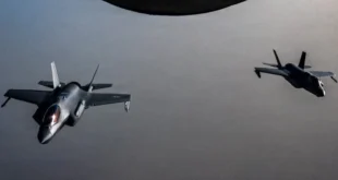 Aviones F-35A de Estados Unidos sobrevolando la región del Golfo Pérsico