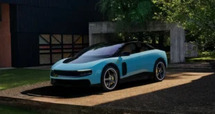 El nuevo Ferrari Luce eléctrico en su presentación oficial mostrando su silueta aerodinámica de gran turismo.