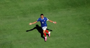 Kylian Mbappé celebra eufórico su doblete histórico en el debut de Francia frente a Senegal en el Mundial 2026.