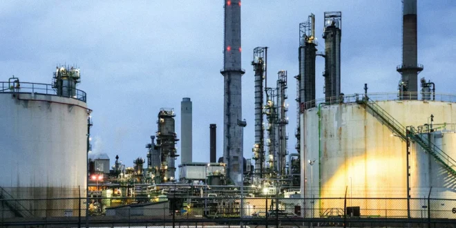 Caída del precio del petróleo tras la recuperación del tráfico en Ormuz