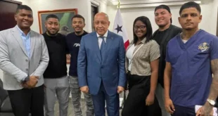 Jóvenes de Centinela Podcast’s junto al diputado Crispiano Adames en la Asamblea Nacional de Panamá