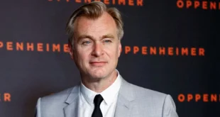 Christopher Nolan en un estreno cinematográfico