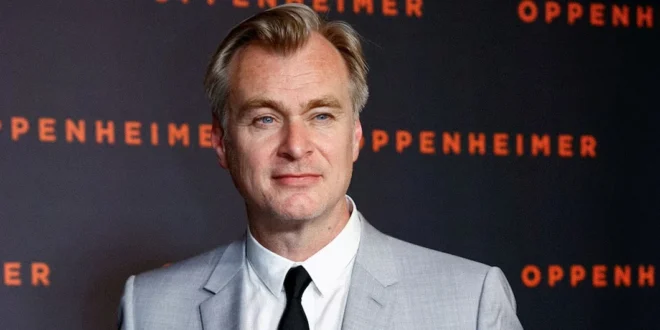 Christopher Nolan en un estreno cinematográfico