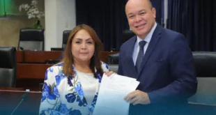 Propuesta legislativa de Dana Castañeda sobre IA