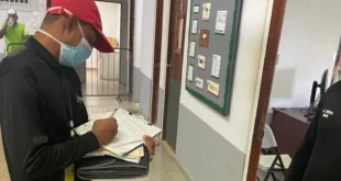 Personal del Minsa inspeccionando instalaciones de cocina y agua en el centro penitenciario La Joyita