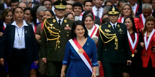 Keiko Fujimori asume la presidencia de Perú