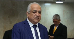 El diputado Luis Eduardo Camacho durante una sesión en la Asamblea Nacional