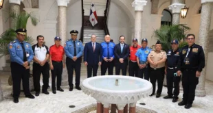 Ministro Orillac reuniéndose con delegación de bomberos de Centroamérica y el Caribe