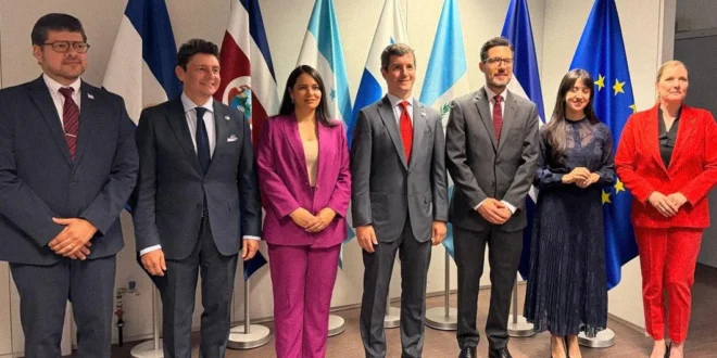Viceministro Carlos A. Hoyos en reunión estratégica en Bruselas representando a Centroamérica