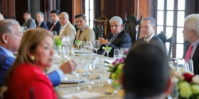 Presidente José Raúl Mulino en reunión con bancadas de la Asamblea Nacional de Panamá