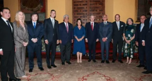 El presidente Mulino durante su encuentro diplomático en Perú