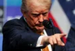 Donald Trump gesticulando durante una rueda de prensa sobre seguridad nacional y defensa militar