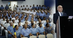 Estudiantes y autoridades de la UMIP durante la inauguración oficial de la Semana del Marino 2026 en Panamá.