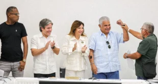 Entrega de títulos de propiedad por la ANATI en Panamá Este