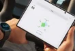 Galaxy Watch Ultra2 mostrando la interfaz del asistente inteligente Gemini de Google en pantalla