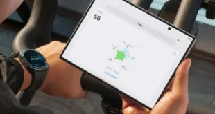 Galaxy Watch Ultra2 mostrando la interfaz del asistente inteligente Gemini de Google en pantalla
