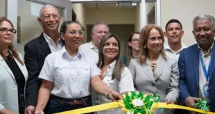 Inauguración oficial del laboratorio de entomología del IDIAP con autoridades agropecuarias