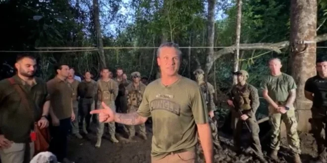 Pete Hegseth durante su discurso en la Escuela de la Selva en Panamá anunciando operaciones militares