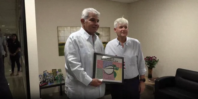 Alianza academia-industria en Panamá y generación de empleo técnico joven.