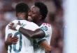 Kylian Mbappé celebrando un gol con el Real Madrid en el Santiago Bernabéu