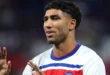 Achraf Hakimi durante un partido oficial con el Paris Saint-Germain