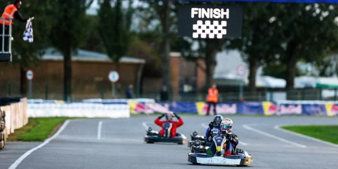 Max Verstappen en una carrera de karting contra 100 competidores en Silverstone